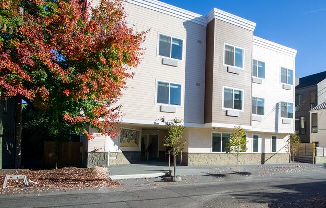 310 - N Willis Blvd