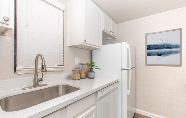 1 bed, 1 bath, 610 sqft, $950, Unit 1-219