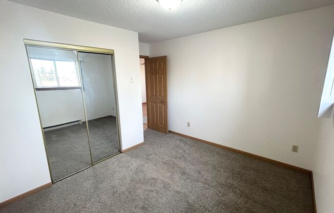 2 beds, 1 bath, 780 sqft, $835, Unit 2542-102