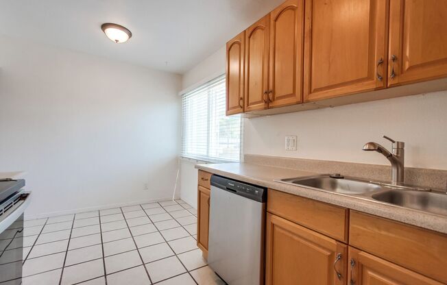 2 beds, 1 bath, 850 sqft, $2,450, Unit 10