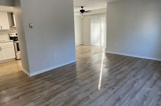 2 beds, 1 bath, $1,750, Unit G06