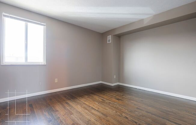 2 beds, 1.5 baths, $1,425, Unit 393 E Buttles Ave Apt. H