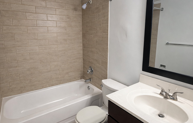 2 beds, 1 bath, 760 sqft, $1,575, Unit 1-0409