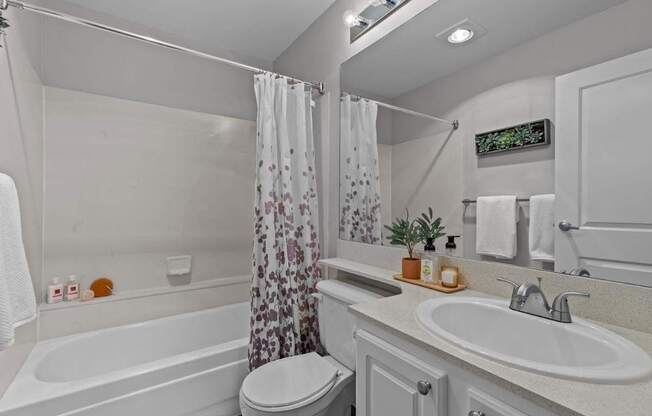 Keeler's Corner Apartments in Lynnwood, Washington Model Bathroom