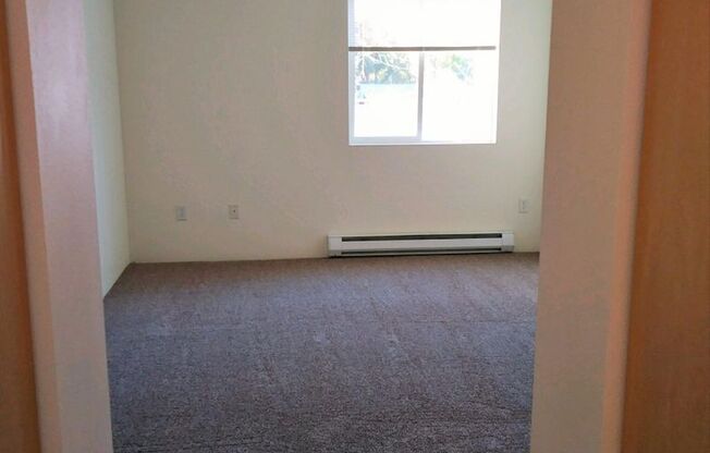 2 beds, 2 baths, 1,000 sqft, $1,300, Unit B105