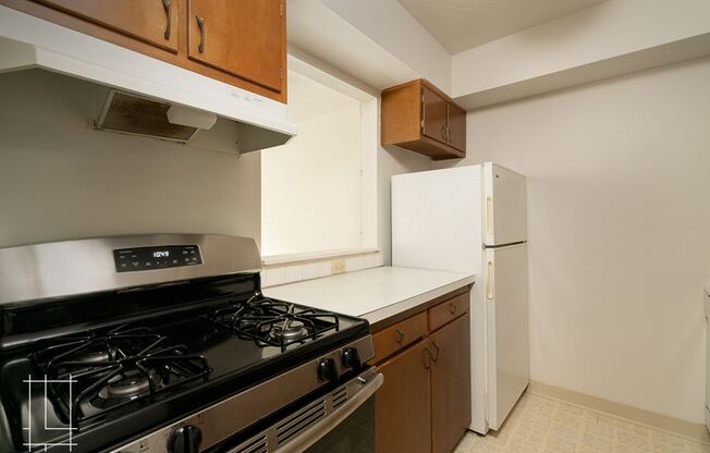 2 beds, 1.5 baths, $1,350, Unit 393 E Buttles Ave Apt. F