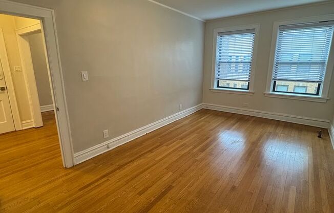 Renovated Units Blocks From The Lake and Downtown Evanston!