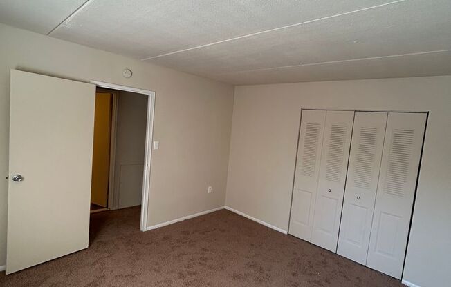 1 bed, 1 bath, 734 sqft, $1,350, Unit K05