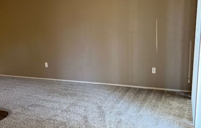 1 bed, 1 bath, 700 sqft, $1,500, Unit 90