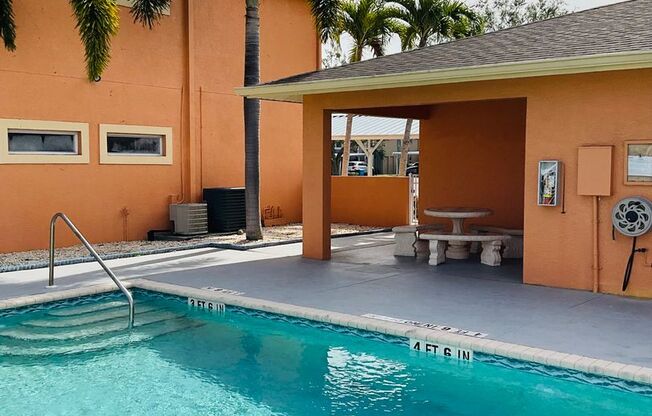 2 beds, 2 baths, 1,087 sqft, $1,450, Unit 1117 Unit 4