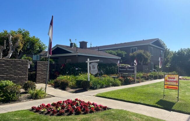 Welcome to Wilson - 241, your new home in sunny Costa Mesa, California.