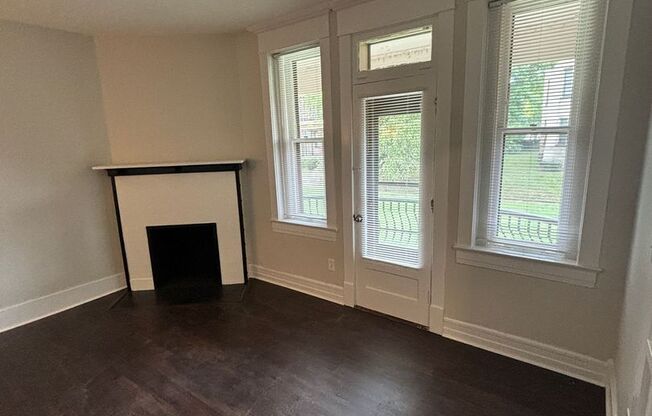 1 bed, 1 bath, 614 sqft, $900, Unit 2