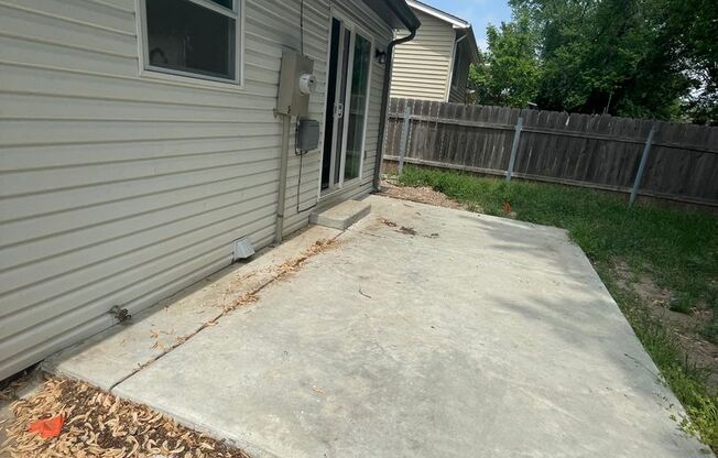 3 beds, 2 baths, $1,525