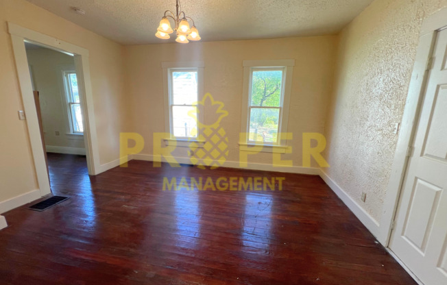 3 beds, 1 bath, $1,100