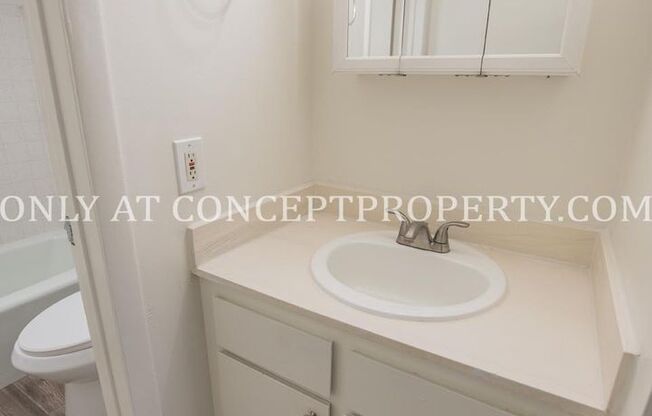 1 bed, 1 bath, 600 sqft, $1,199, Unit C10