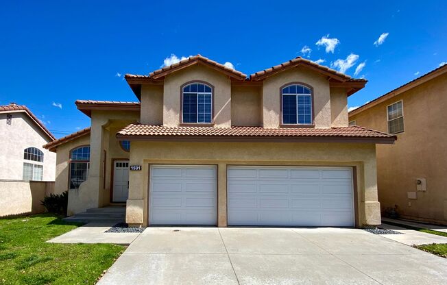 Spacious Home in Gated Sunset Palms Community!