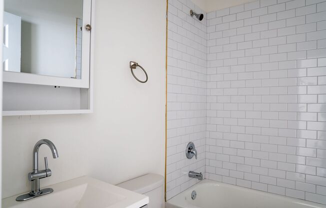 1 bed, 1 bath, 625 sqft, $1,575, Unit 3002-G