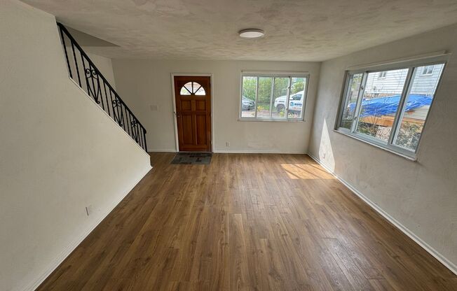 Spacious Retreat: Rent Your Newly Renovated 5-Bedroom Haven in Scott Twp, PA!