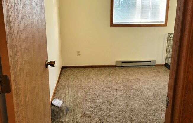 2 beds, 1 bath, $1,000, Unit #202