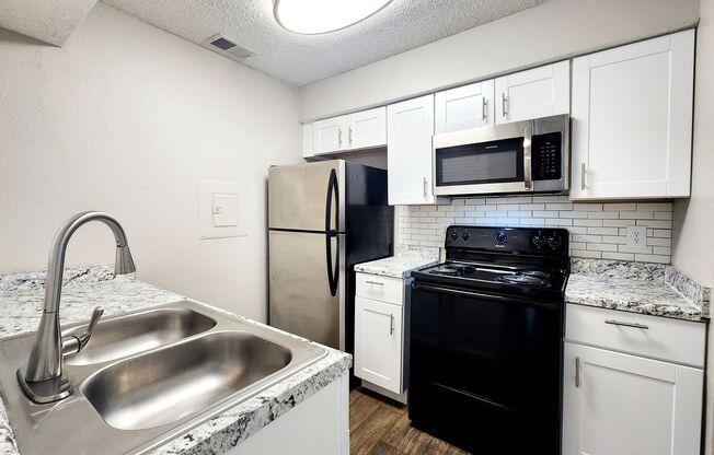 1 bed, 1 bath, 620 sqft, $799