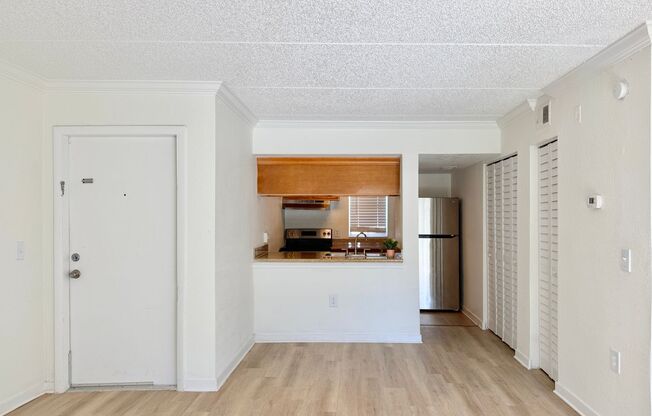 2 beds, 1 bath, 916 sqft, $1,495