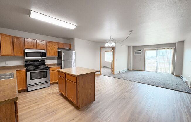 2 beds, 2 baths, 1,057 sqft, $1,165, Unit 2213-102