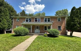 3202-3208 Marshall SE