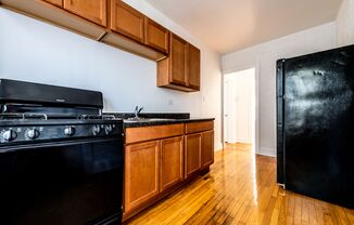 8057 S Laflin