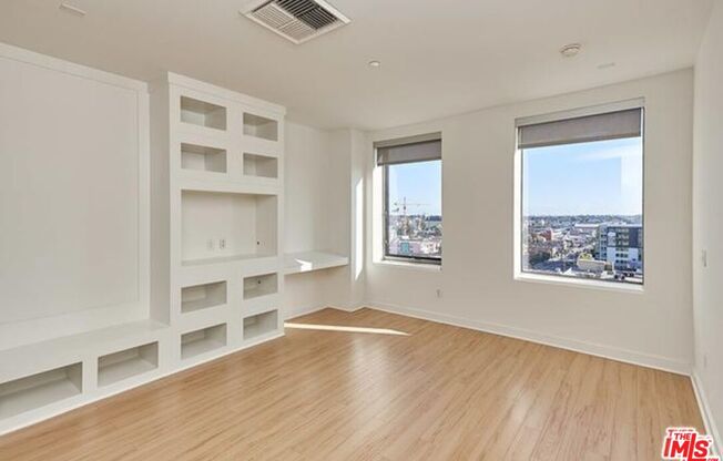 1 bed, 1 bath, 710 sqft, $2,400, Unit 809