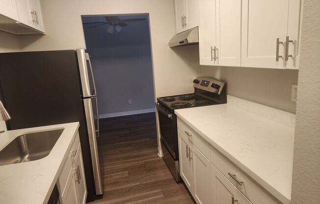 2 beds, 1 bath, 813 sqft, $1,725, Unit C-105