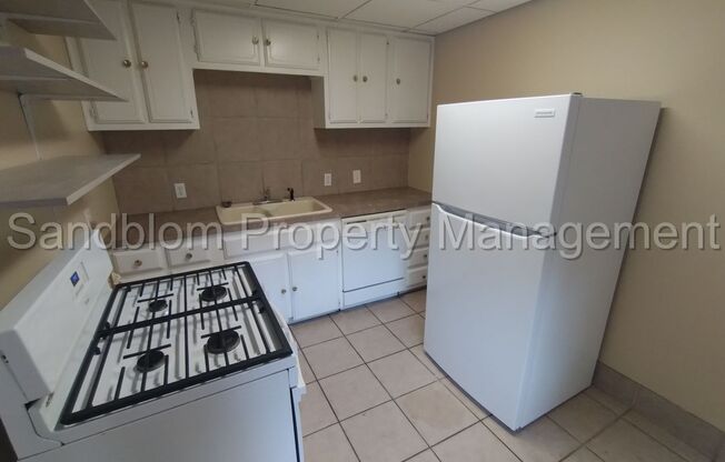 3 beds, 1 bath, $1,150