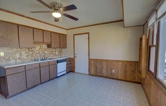 3 beds, 1 bath, $1,195