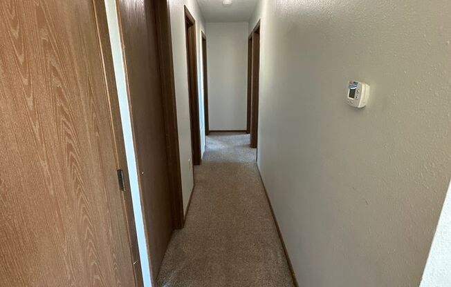 3 beds, 1 bath, $1,150, Unit EQM-1063