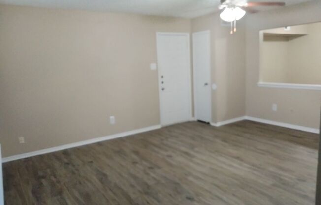 2 beds, 2.5 baths, 1,376 sqft, $1,525, Unit 18