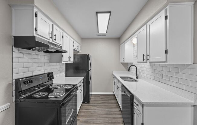 2 beds, 1 bath, $1,375, Unit 115