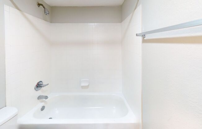 2 beds, 2 baths, 1,140 sqft, $1,549, Unit 309F