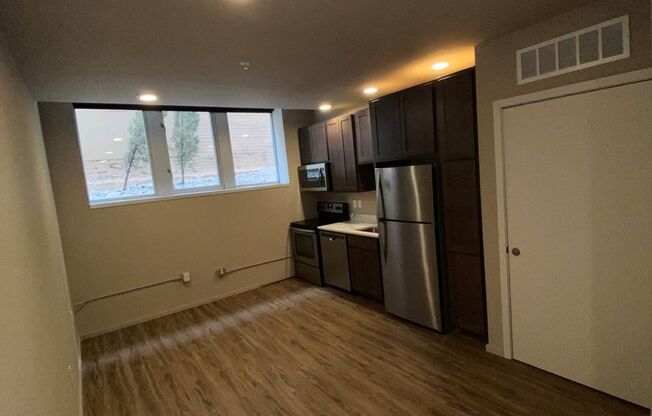 Studio, 1 bath, 436 sqft, $935, Unit 106
