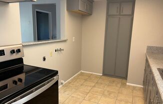 3 beds, 2 baths, 980 sqft, $3,099, Unit B