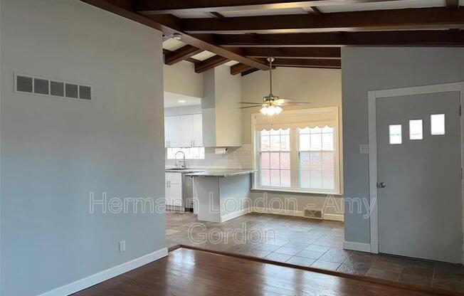 8113 PARKWOOD DR