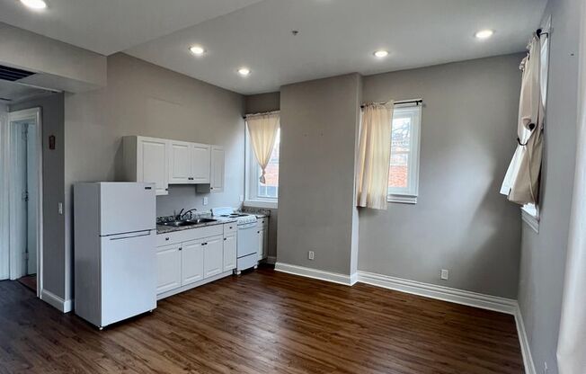 1 bed, 1 bath, 414 sqft, $895, Unit Unit #5