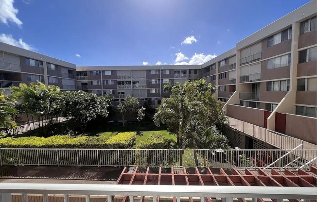 Nuuanu Condo Near Downtown Honolulu!