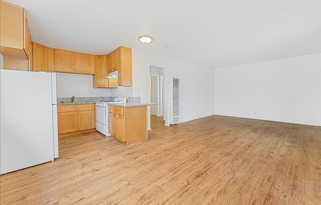4945 W 118 PL