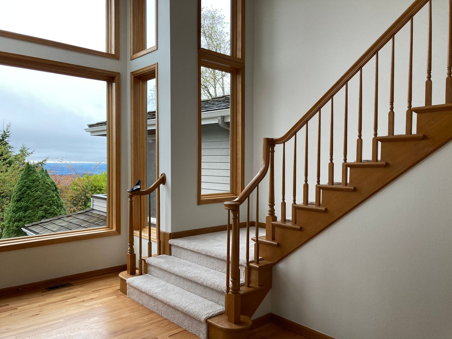 3bd/3.5ba in Summit Executive Neighborhood
