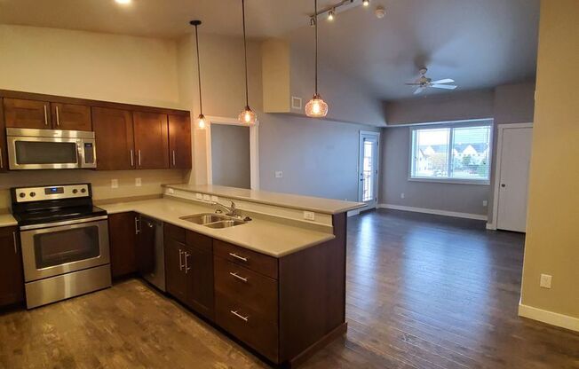 2 beds, 2 baths, $1,495, Unit 231