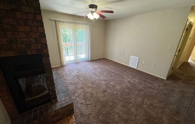 2 bedroom 1 bathroom Apartment in Ozark - Country setting just minutes from town