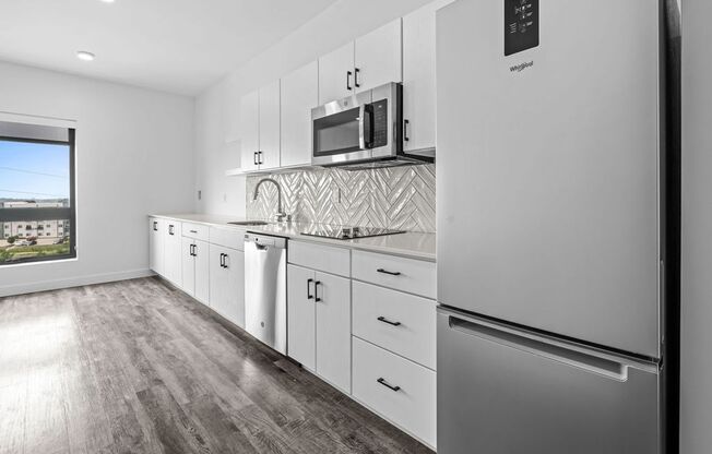 Studio, 1 bath, 429 sqft, $1,260, Unit 303