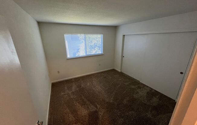 2 beds, 1 bath, 848 sqft, $1,900, Unit 1806