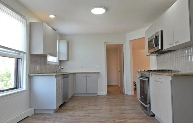 83 LEYDEN ST