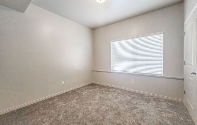 2 beds, 2 baths, 1,100 sqft, $1,291, Unit Unit 4