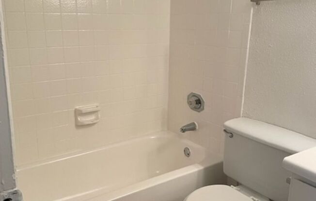 2 beds, 2 baths, 1,038 sqft, $1,085, Unit 2801